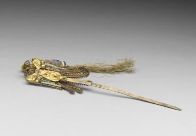 图片[2]-Hairpin decorated with design of a deity presenting a peach of longevity.-China Archive